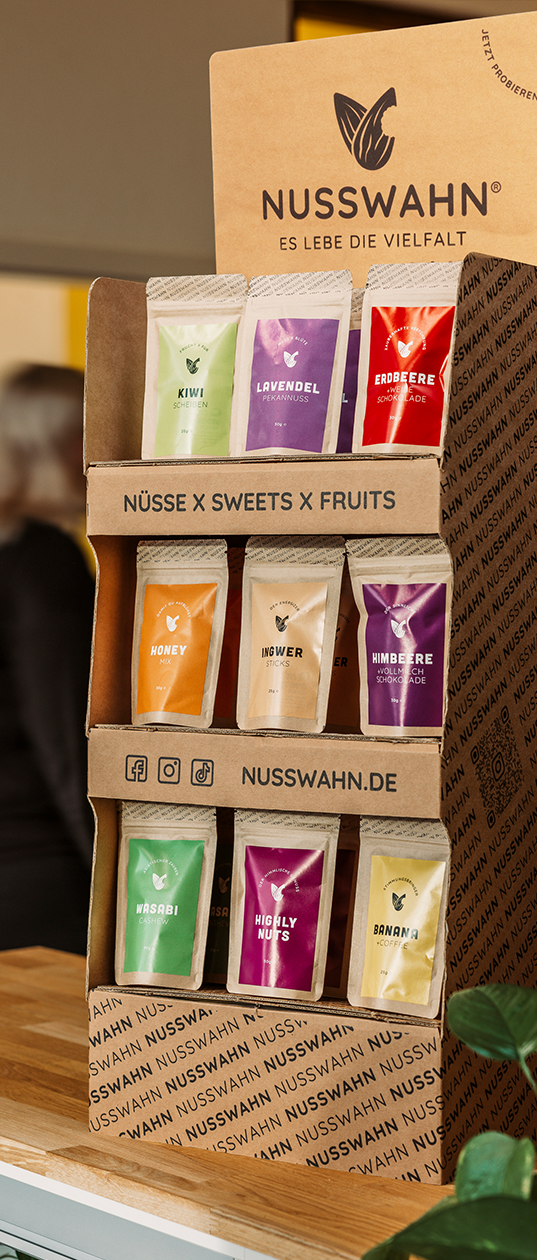 NUSS MUSS Snackbar mit Mini Bags am Arbeitsplatz
